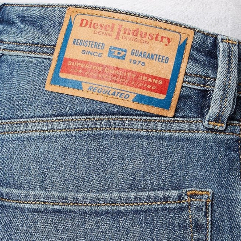 Diesel 1986 Larkee-Beex Blue Jeans W29 / 30L