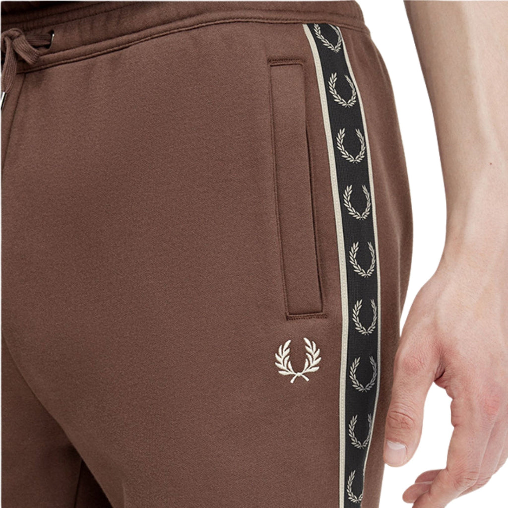 Fred Perry S5507 U85 Maroon Sweat Shorts Mens XS